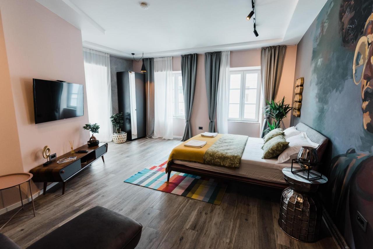 Square 19-Boutique Rooms Нови-Сад Экстерьер фото