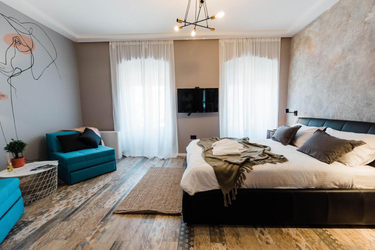Square 19-Boutique Rooms Нови-Сад Экстерьер фото